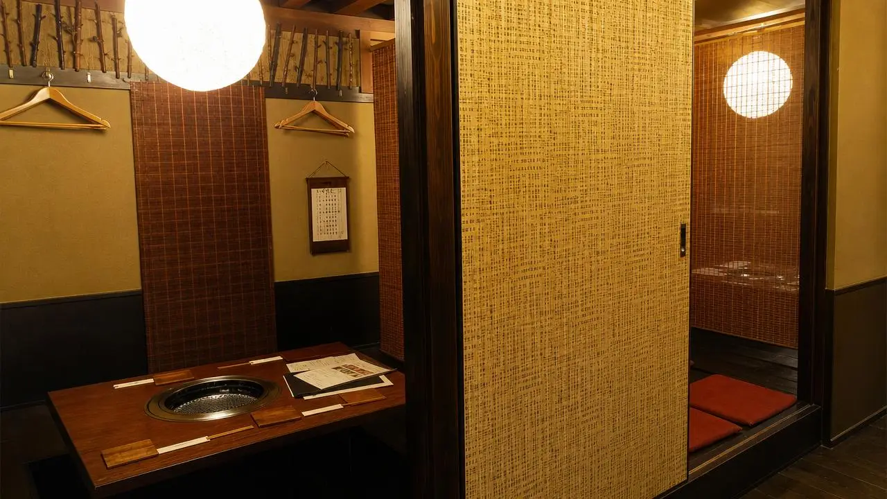 ご家族での食事から大人数のご宴会まで対応可能な柔軟性